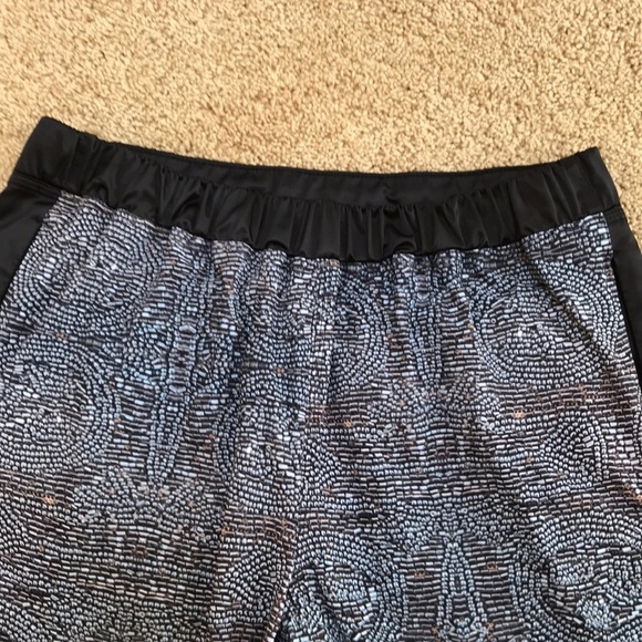 LULULEMON Athletica size M printed joggers/ pants - Picture 4 of 11